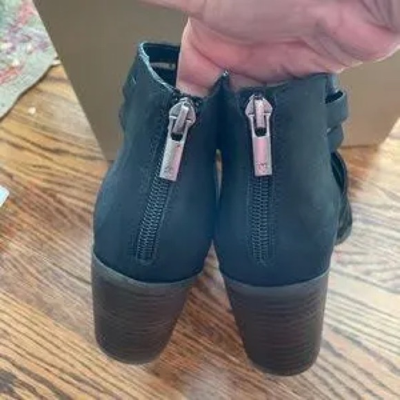 Lucky Brand gladiator heel 6.5 - Picture 3 of 8